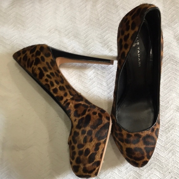 Elie Tahari Animal Print Pony Hair/Leather Heel Pump size 8.5 - Picture 2 of 13